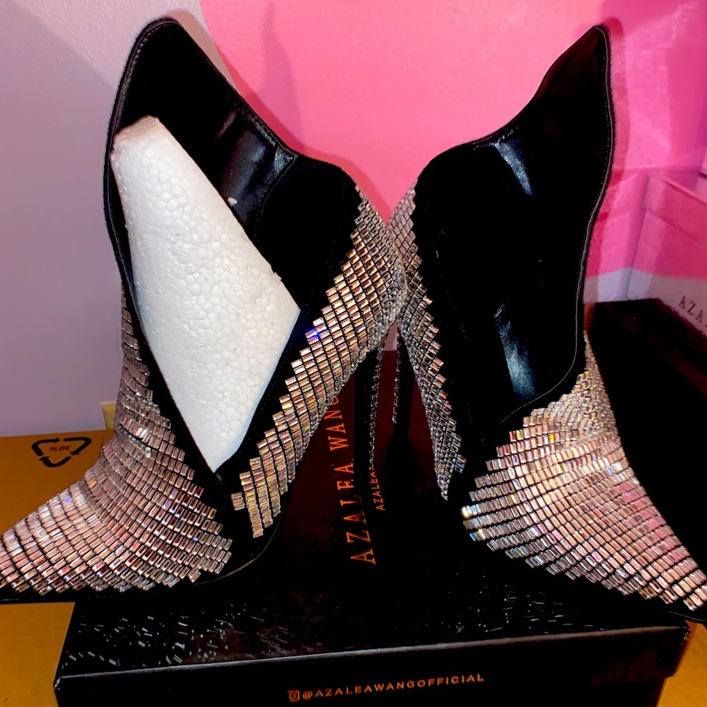 AKIRA Metallic Black Ankle Booties